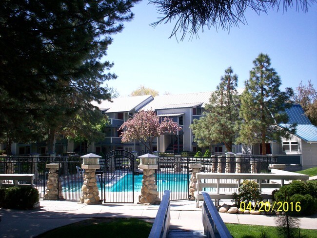 Eagle Pointe Apartments - 1837 W Boise Ave