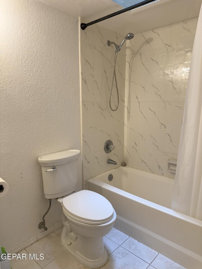 Building Photo - 6909 Canyon Run Dr