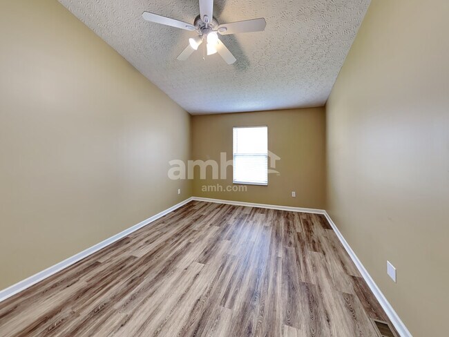 Building Photo - 5272 Gobel Dr