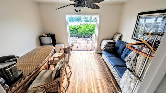 Building Photo - SEASONAL 2/2 coastal-inspired luxury condo with bay view, and boat slip