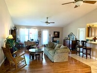 Building Photo - 420 Brandon Dr