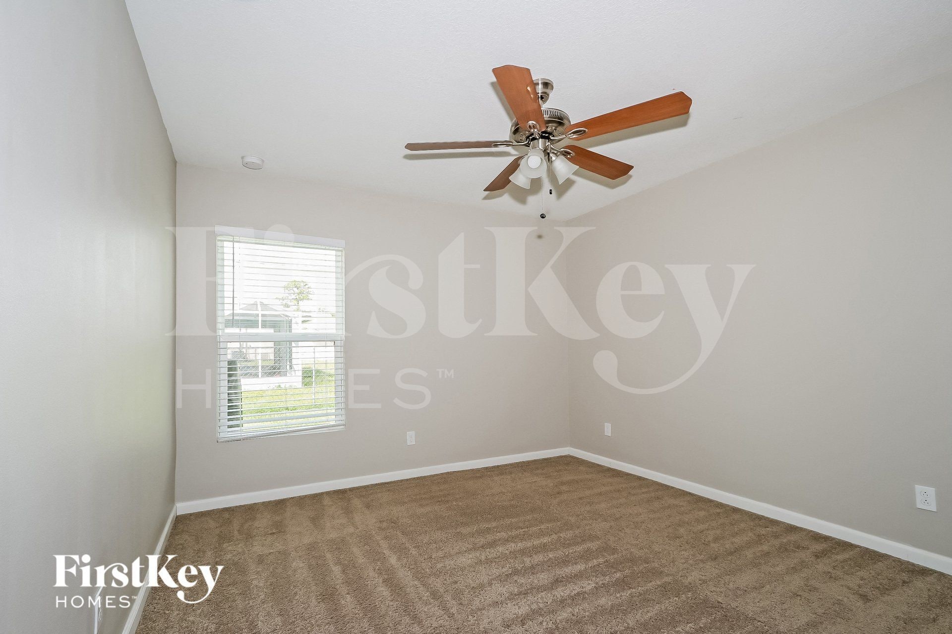 Building Photo - 1525 SW Fresno Rd