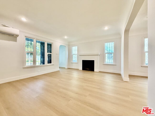 Building Photo - 1221 West Blvd