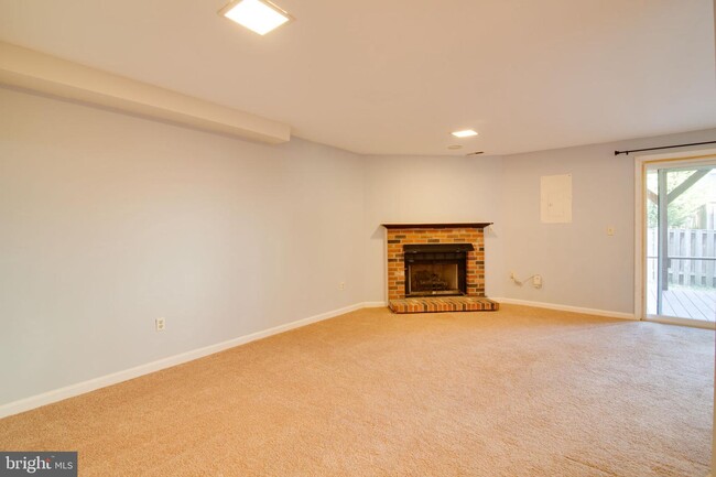Building Photo - 10707 Gideon Ct