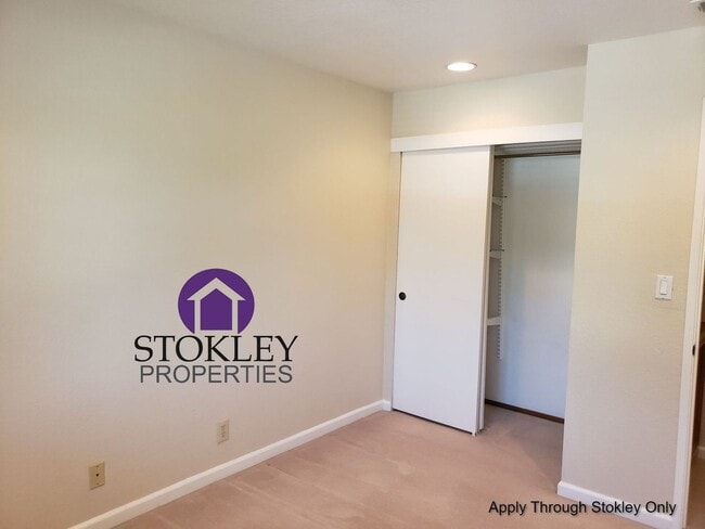 Building Photo - 517 Mesa Verde Pl