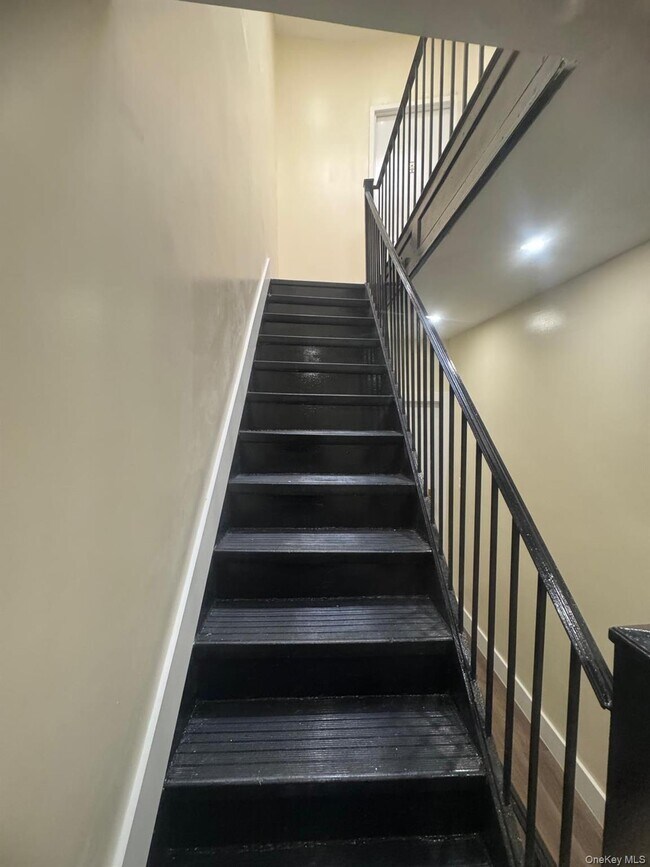 Building Photo - 91-04 43rd Ave