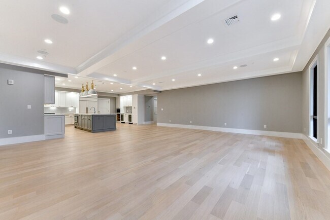 Building Photo - 377 West First St-