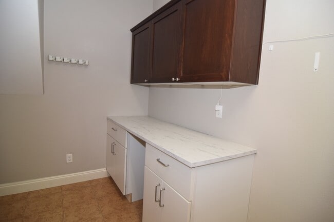 Building Photo - 21524 SW Parkin Ln