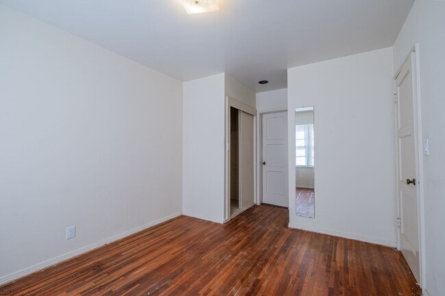 Building Photo - 1506 S Catalina Ave