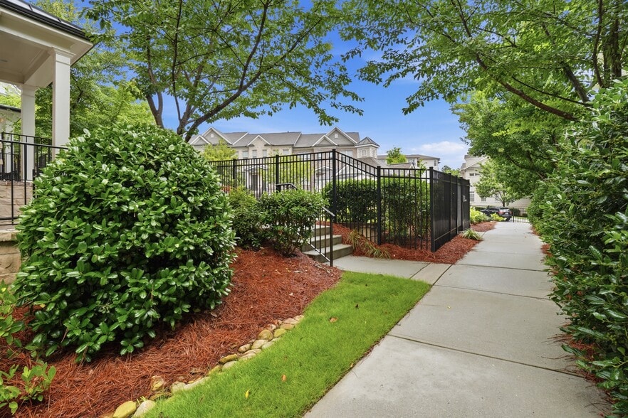 Building Photo - 4245 Deming Cir