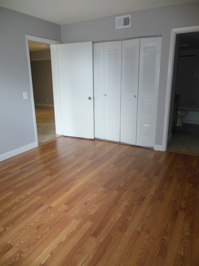 Building Photo - TWO BEDROOM TWO BATHROOM!! WATERFRONT COMMUNITY!!