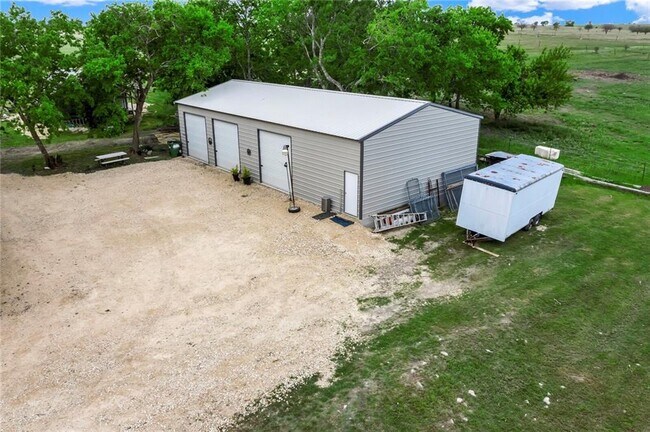 Building Photo - 2201 Cr 320