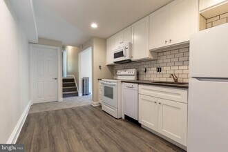 Building Photo - 3604 Baring St