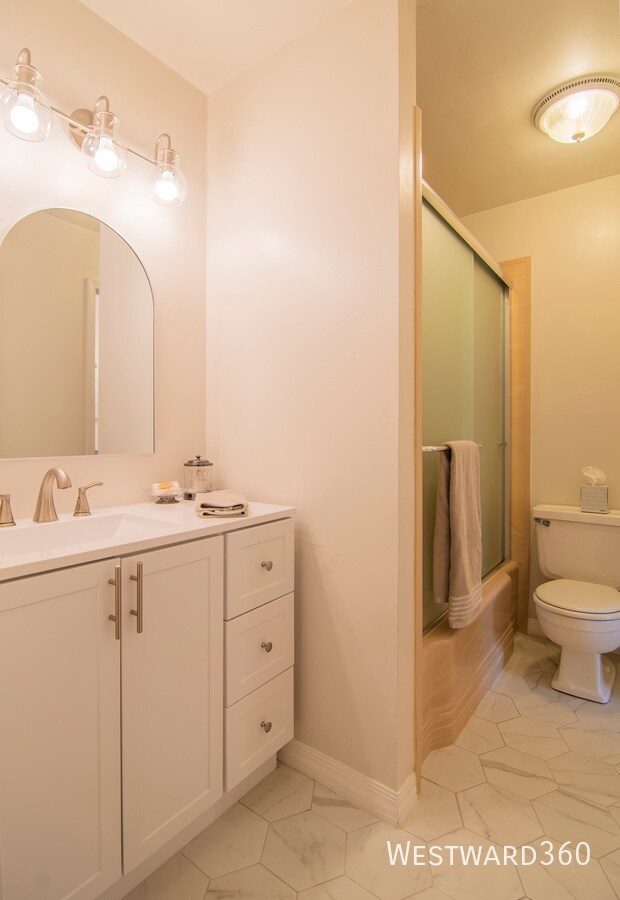 Building Photo - 1605 Thames Ct