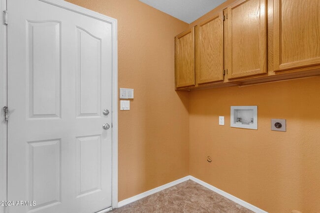 Building Photo - 387 W Larona Ln