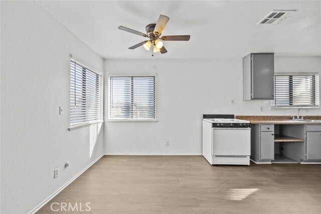 Building Photo - 38501 Larkin Ave