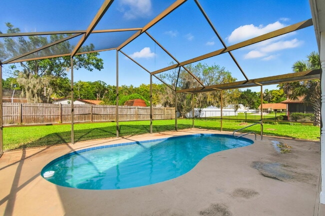 Building Photo - "Charming 3-Bedroom Oasis with 2 Baths on ...