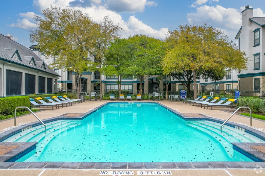 Primary Photo - Westmount at Eldridge