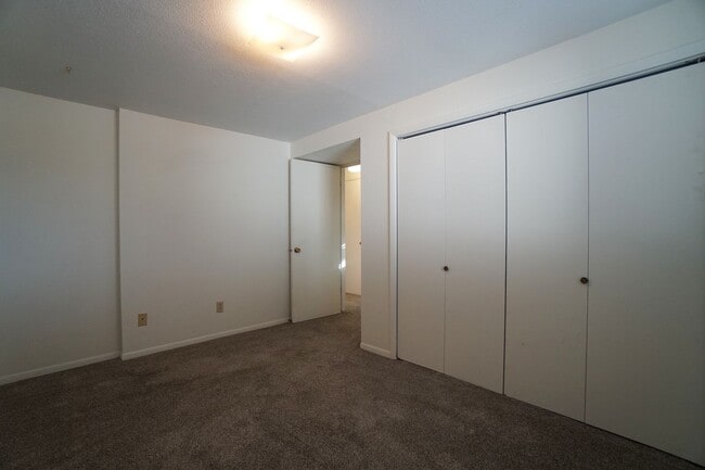 Building Photo - 4750 S Splendid Cir