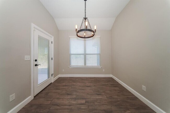 Building Photo - 207 Casey Ln