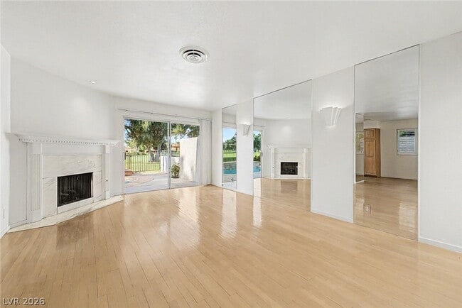 Building Photo - 3159 Bel Air Dr