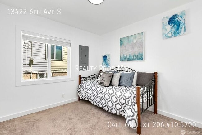 Building Photo - 13422 6th Ave S