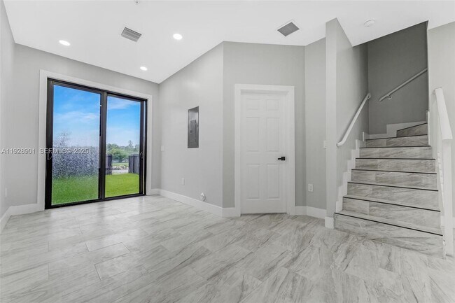 Building Photo - 1962 NW 107th St