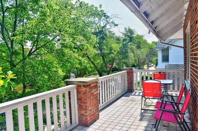 Building Photo - Beautiful Older home renovated for todays lifestyle