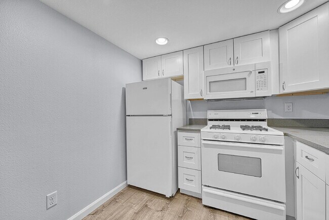 Building Photo - $1,450, 1 bed, 1 bath, located in Denver.