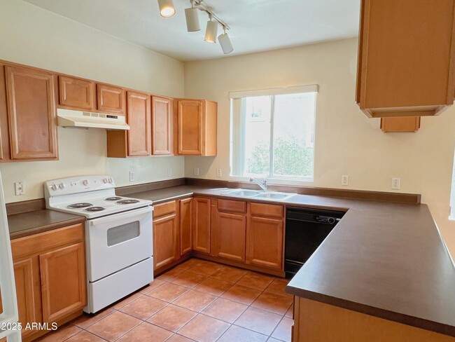 Building Photo - 3041 W Darien Way