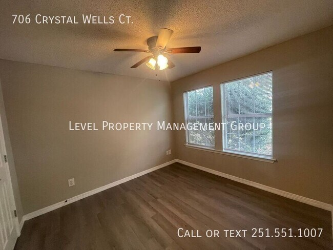 Building Photo - 706 Crystal Wells Ct N