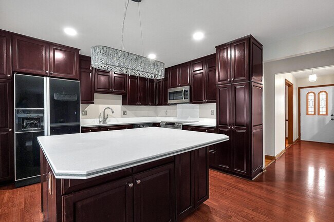 Building Photo - 4959 Woodbriar Pl