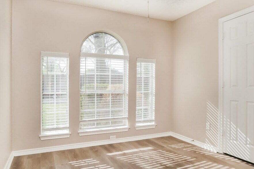 Building Photo - 117 Brockway Dr