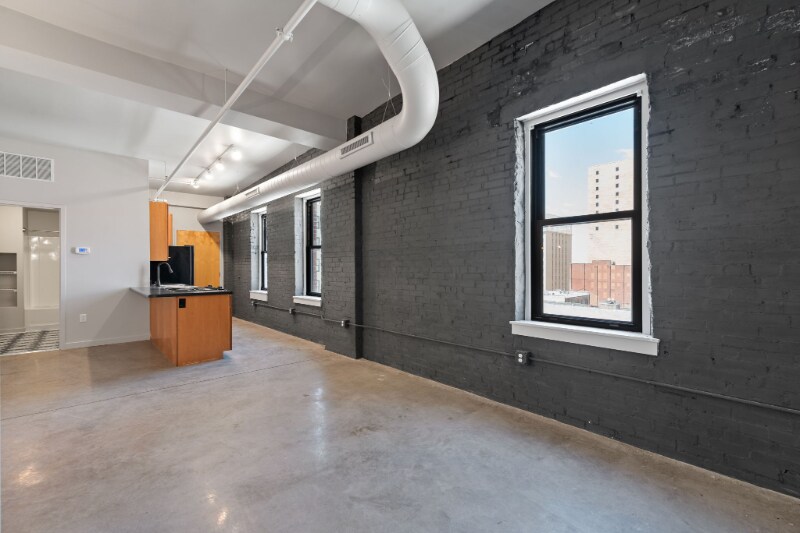 Building Photo - 1006 Olive St