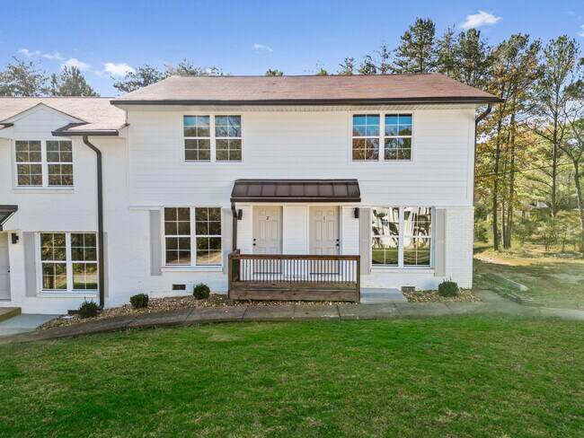 Building Photo - 400 Gallery Ln