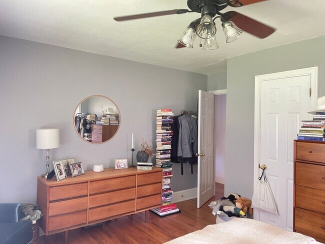 Building Photo - Crestview Home walking distance to Normaltown