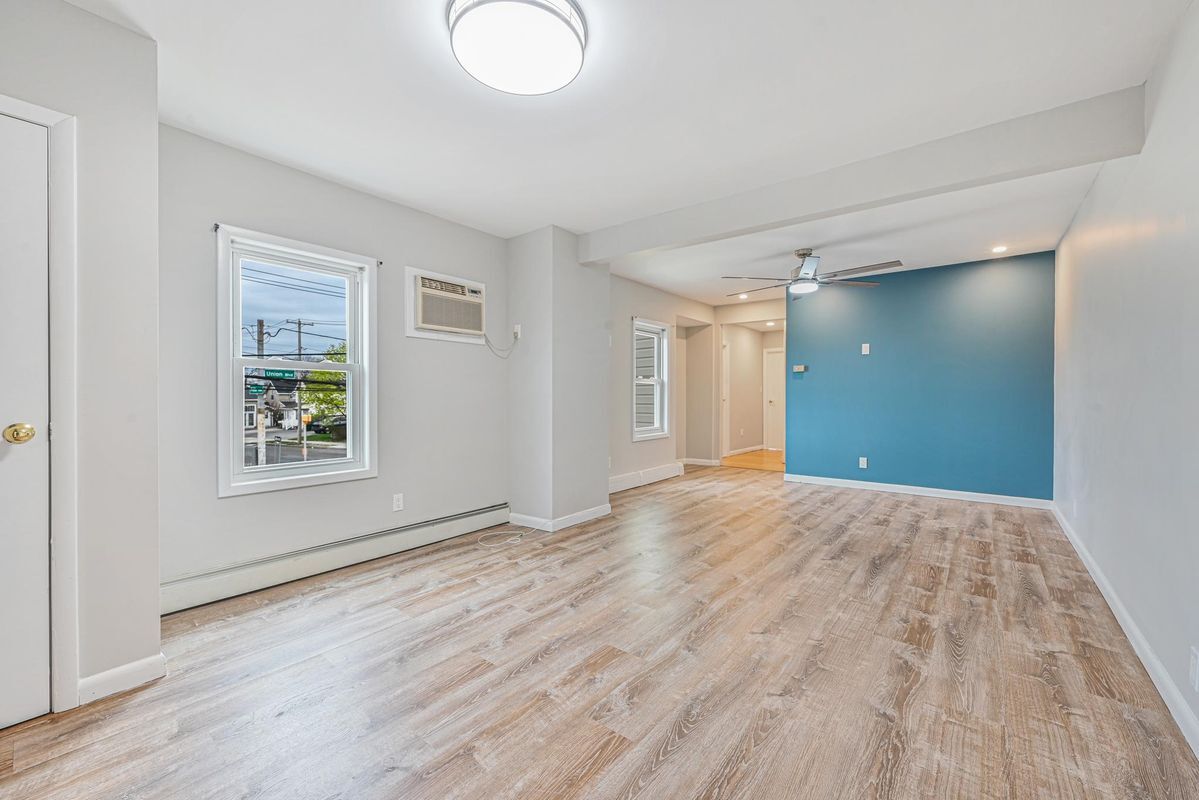 Building Photo - 72 5th Ave