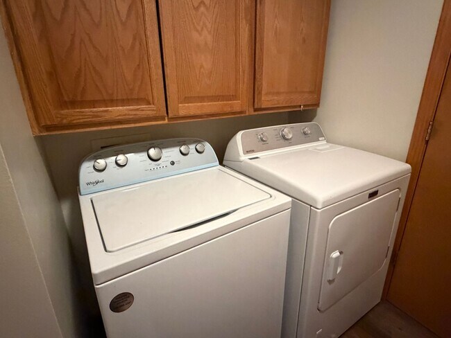Building Photo - Spacious 3BR Duplex with Finished Basement & 2-Car Garage in Otsego