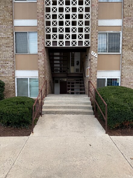 Primary Photo - 582 Wilson Bridge Dr