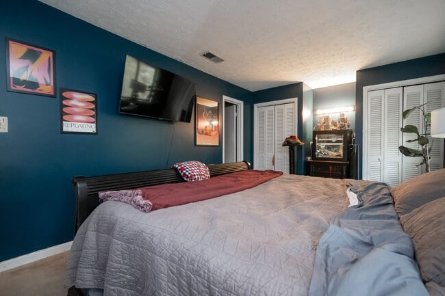 Building Photo - 187 Woodstone Dr