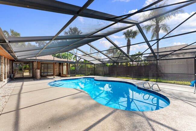 Building Photo - 886 Quail Run