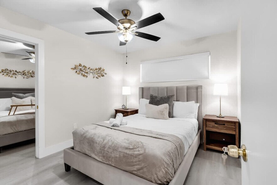 Building Photo - 6450 Perry St