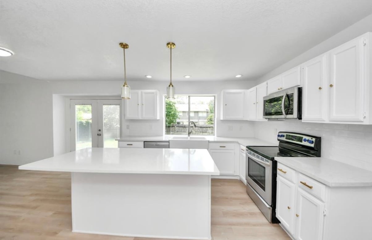 Building Photo - 3223 Deer Valley Dr