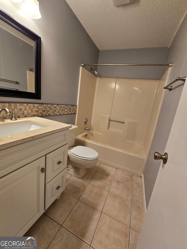 Building Photo - 127 Summerfield Dr