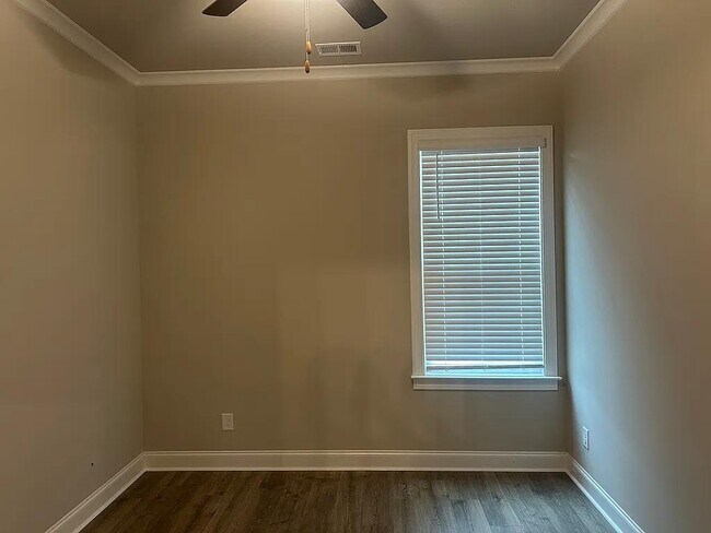 Building Photo - 1519 Windward Dr