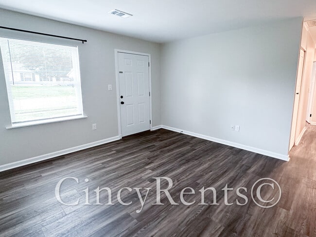 Building Photo - 988 Stratford Pl