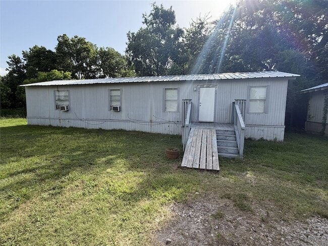 Building Photo - 599 S Cochran St
