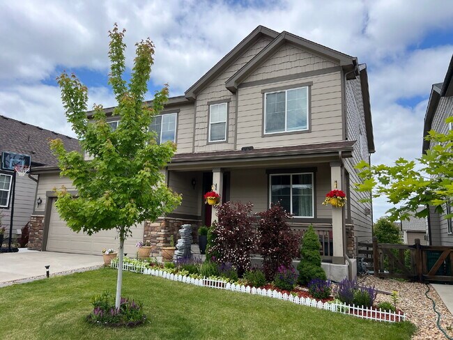 Building Photo - "Spacious 6-Bedroom Haven with 5 Full Baths in Aurora - 3,729 Sq. Ft. of Comfort & Style!"