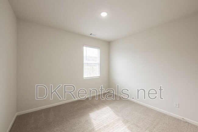 Building Photo - 261 Barnwood Ln