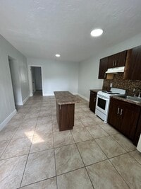 Building Photo - WEJ 13550 LLC - 18257